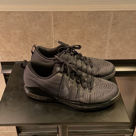 Men’s Nike Cross Trainers, Color: Black, Size: 12 - Picture 3 of 13